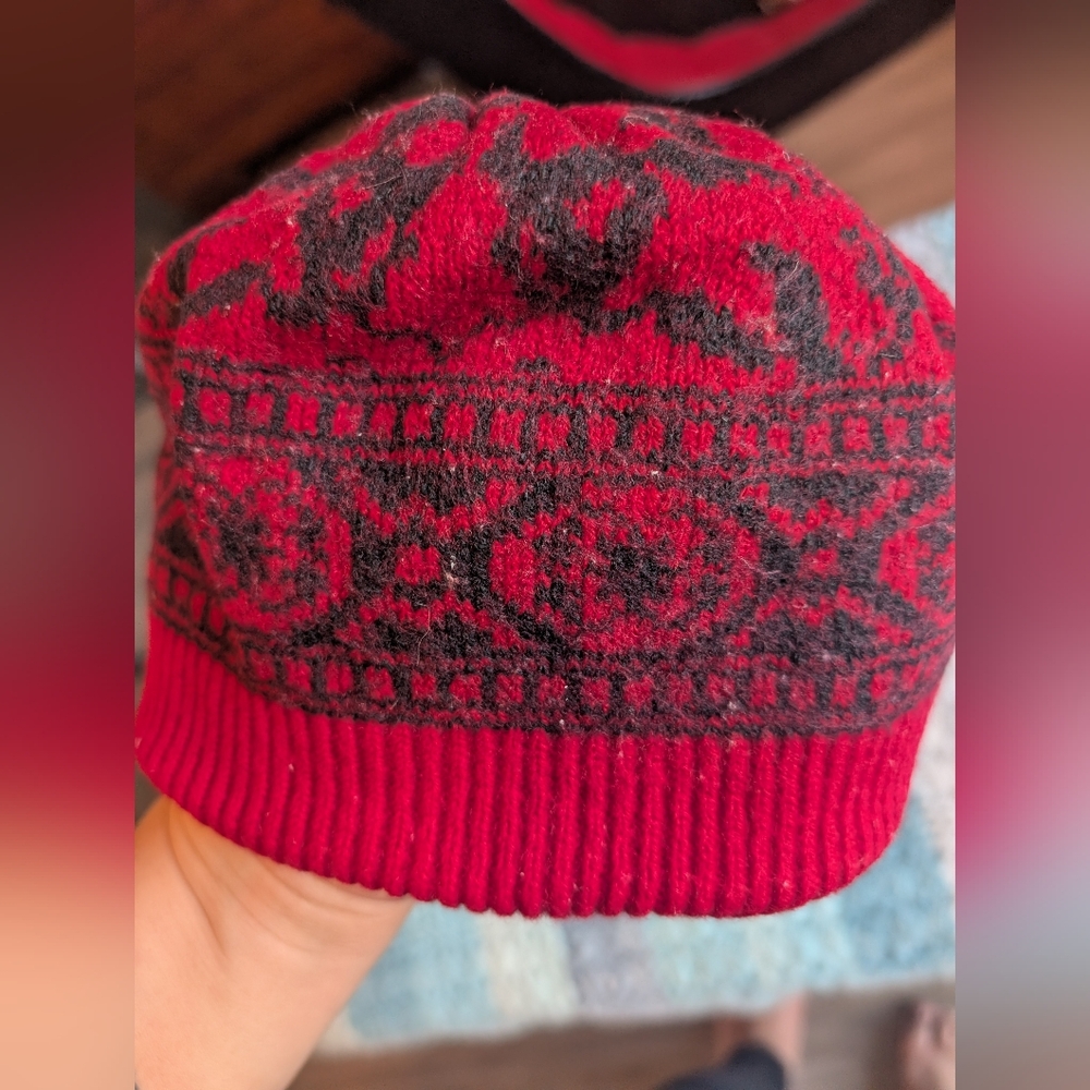 Anne Klein II Aris Vibrant Red Knit Hat‎ Wool/Acrylic Blend